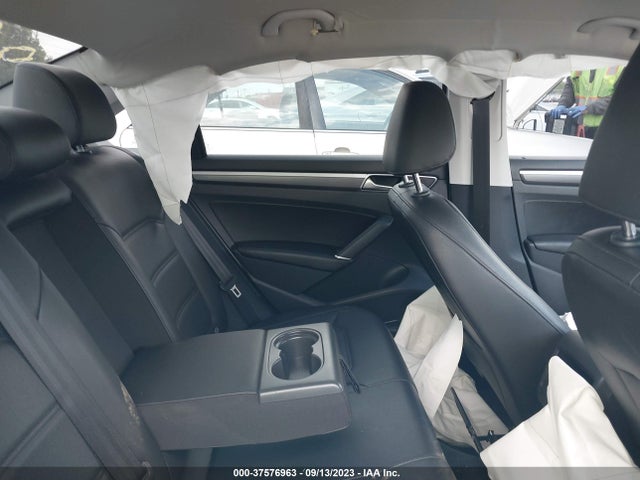 1VWAA7A39JC008386 Volkswagen Passat 2.0t S/r-line