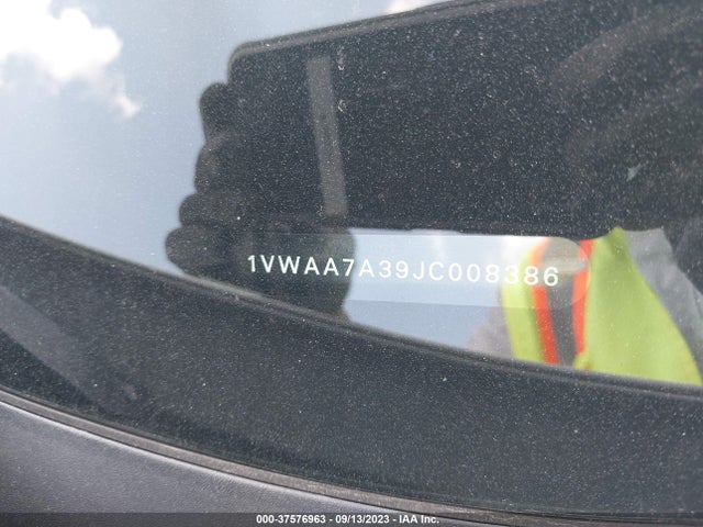 1VWAA7A39JC008386 Volkswagen Passat 2.0t S/r-line
