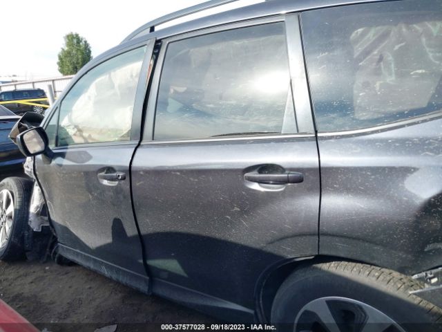 JF2SJAGC4JH582572 Subaru Forester Premium
