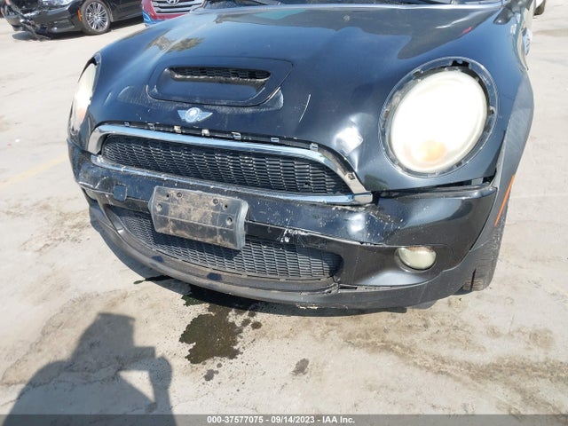 2010 MINI COOPER CONVERTIBLE S VIN: WMWMS3C54ATY51395