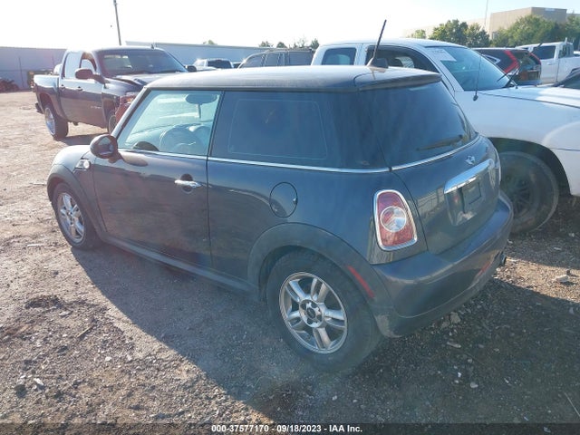 2012 MINI COOPER HARDTOP WMWSU3C5XCT253915 Photo 2