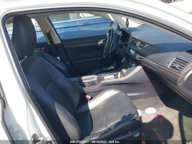 JTHKD5BH3F2223822 Lexus Ct 200h Hybrid