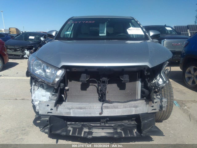 Toyota Highlander Le 2018 5TDBZRFH3JS884790 Image 12