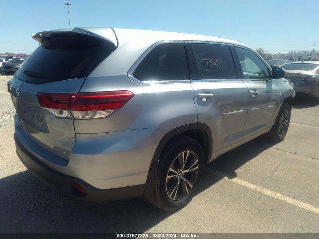 Toyota Highlander Le 2018 5TDBZRFH3JS884790 Image 4