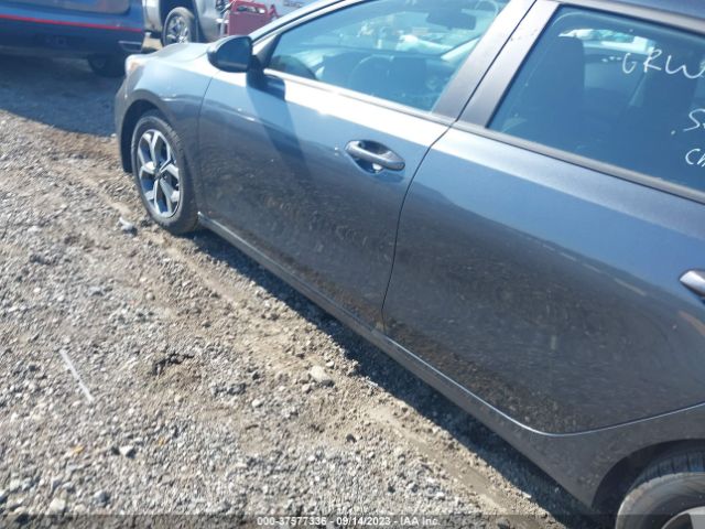 3KPF24AD5ME329965 KIA Forte Lxs