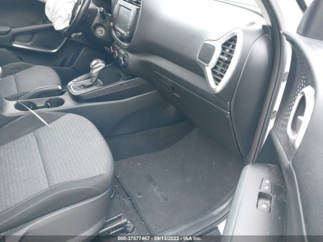 KNDJ63AU8M7786410 KIA Soul Gt-line
