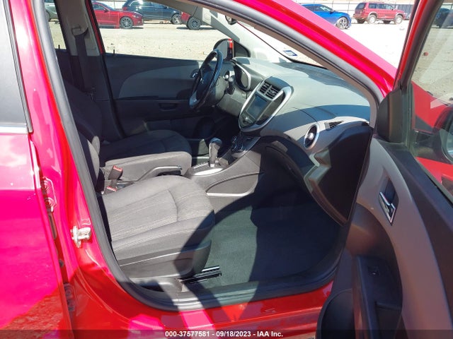 Chevrolet SONIC LT 2017 1G1JD5SH1H4136675 Image 5