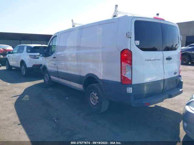 1FTNR1ZM3FKA85890 Ford TRANSIT CARGO VAN