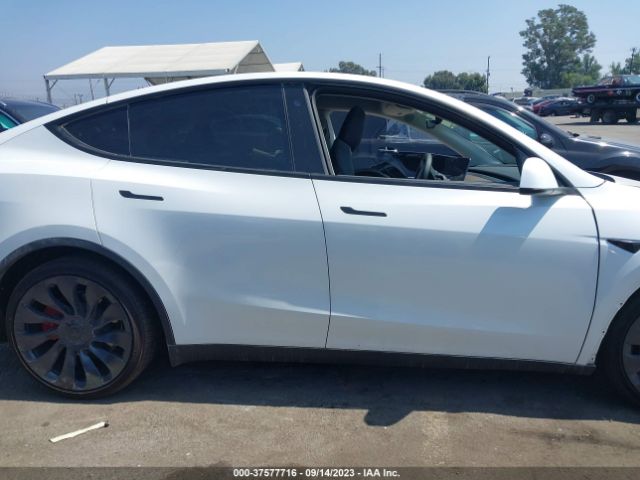 7SAYGDEF8NF543157 Tesla Model Y Performance