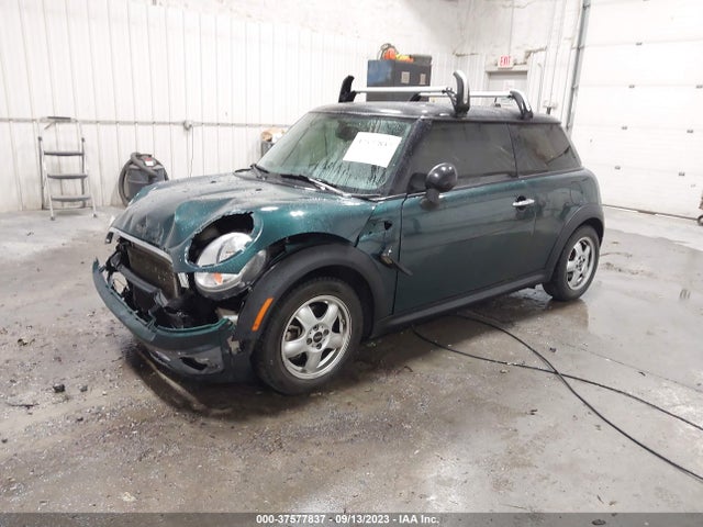 2010 MINI COOPER HARDTOP WMWMF3C50ATZ62062 Photo 1