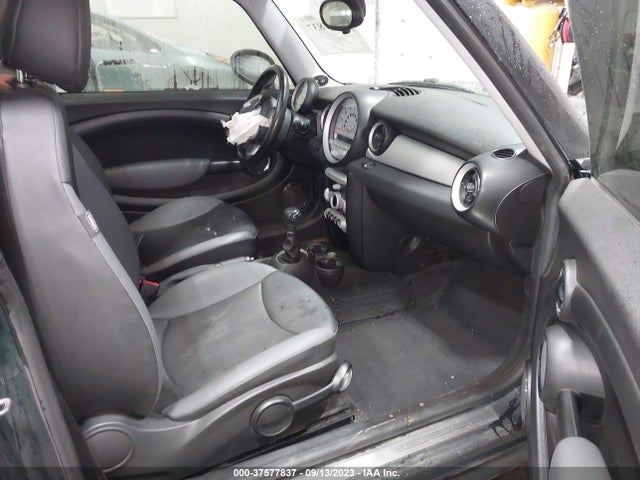 2010 MINI COOPER HARDTOP WMWMF3C50ATZ62062 Photo 4