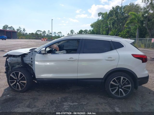 JN1BJ1CR2JW210879 Nissan Rogue Sport Sl