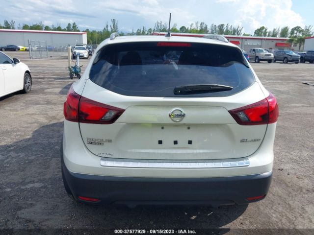 JN1BJ1CR2JW210879 Nissan Rogue Sport Sl