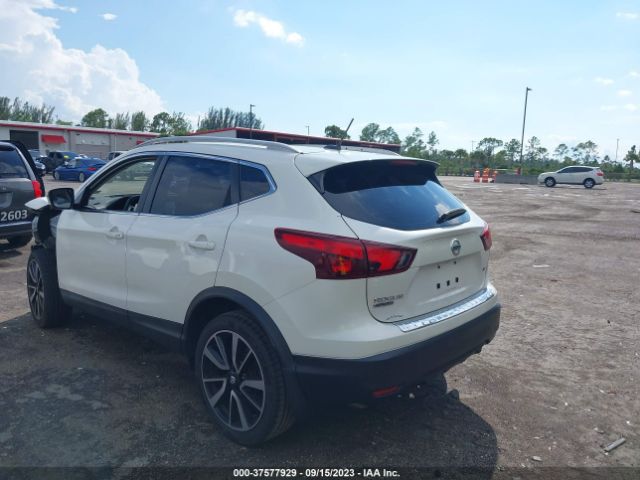 JN1BJ1CR2JW210879 Nissan Rogue Sport Sl