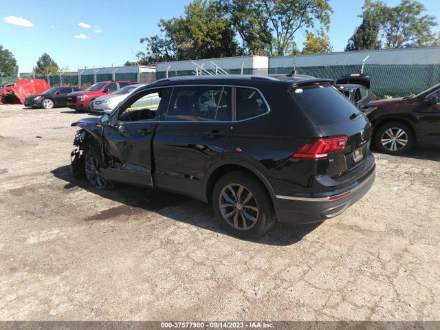 3VV2B7AXXNM105741 Volkswagen TIGUAN SE