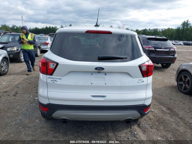 1FMCU9GD7KUA08330 Ford ESCAPE SE