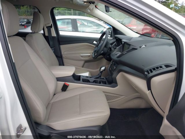 1FMCU9GD7KUA08330 Ford ESCAPE SE