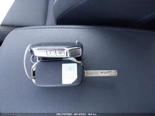 KIA SOUL LX 2023 KNDJ23AU0P7869250 Image 3