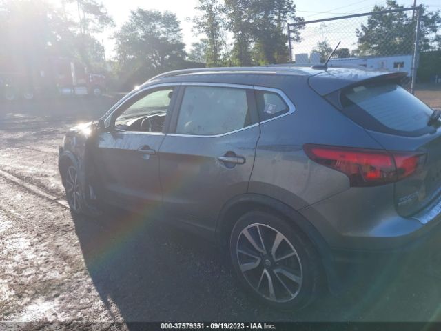 JN1BJ1CRXKW319558 Nissan Rogue Sport Sl