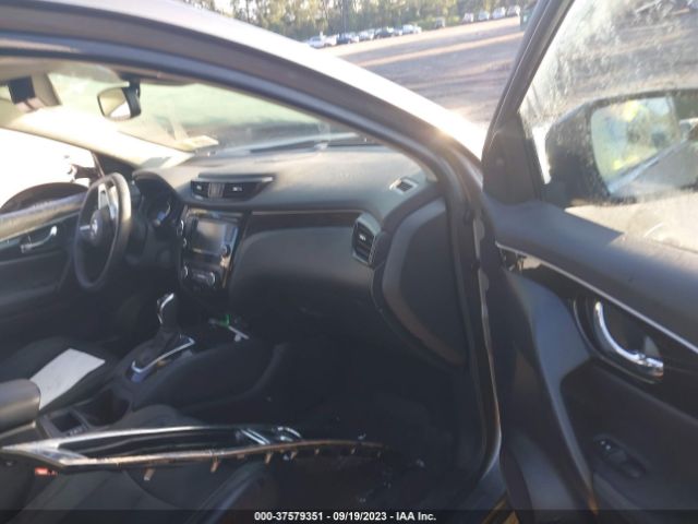 JN1BJ1CRXKW319558 Nissan Rogue Sport Sl