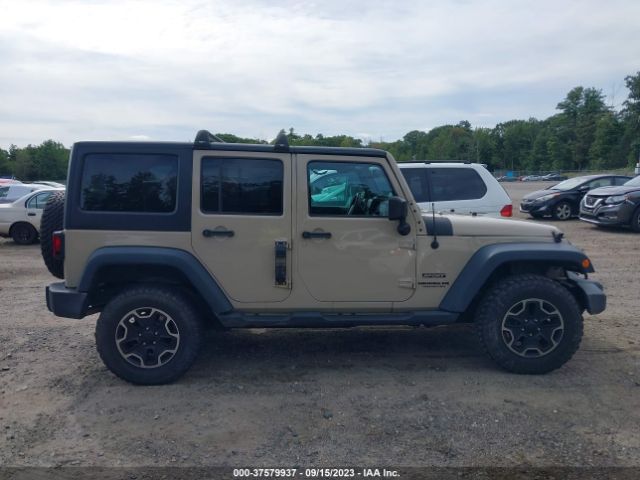 1C4BJWDG5GL230206 Jeep Wrangler Unlimited Sport