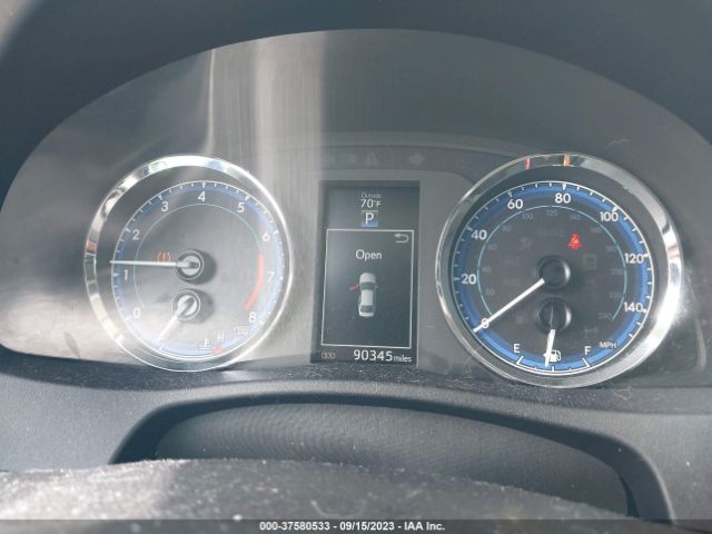 2T1BURHE3HC828594 Toyota COROLLA SE
