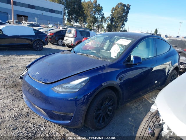 Tesla Model Y Long Range 2023 7SAYGDEE8PA155367 Image 2