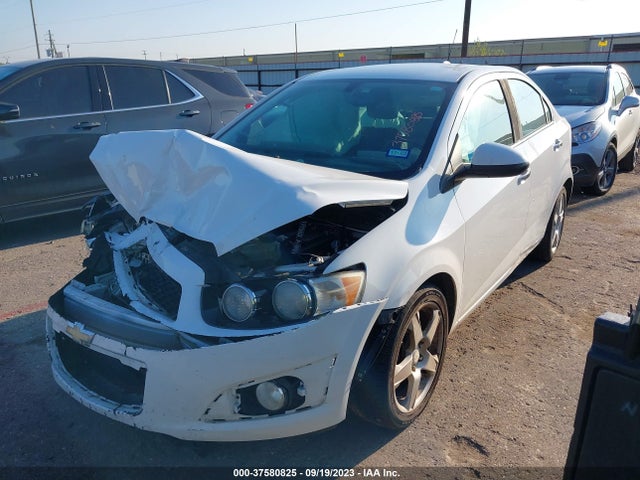 Chevrolet SONIC LTZ 2015 1G1JE5SBXF4103115 Image 2