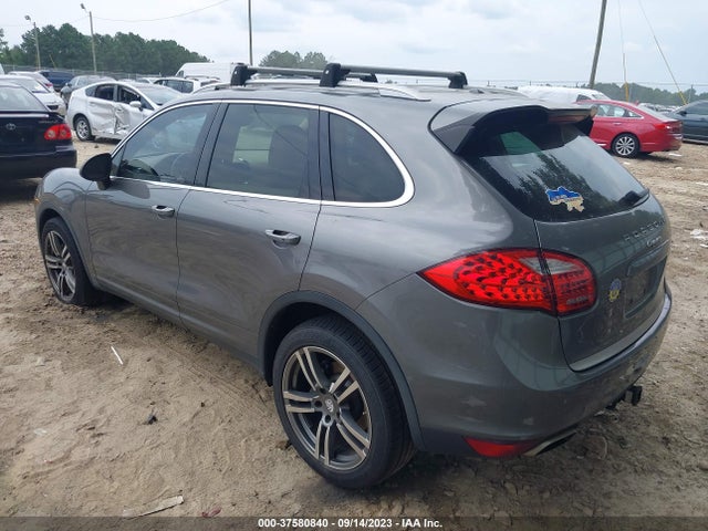 2014 PORSCHE CAYENNE WP1AA2A22ELA01359 Photo 2