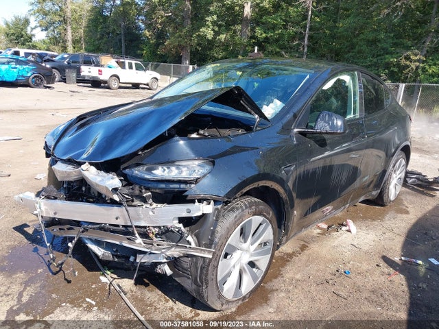 5YJYGDED9MF109646 Tesla Model Y Standard Range