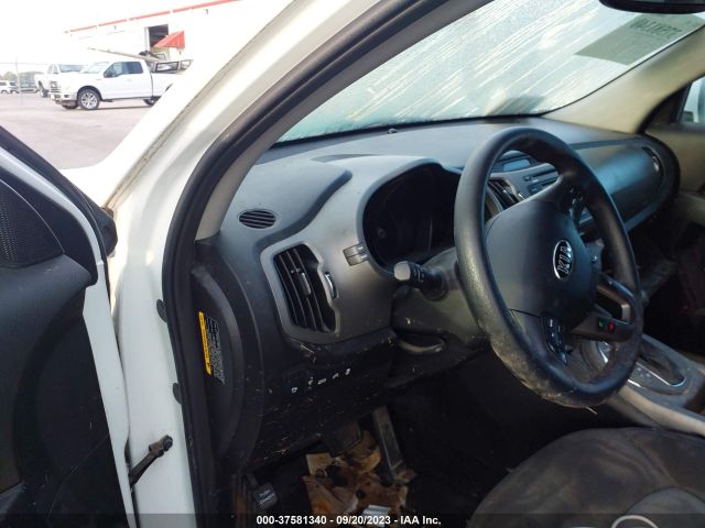 KNDPB3AC7E7600886 KIA Sportage Lx