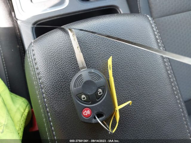 1FMCU0G9XHUA36705 Ford ESCAPE SE