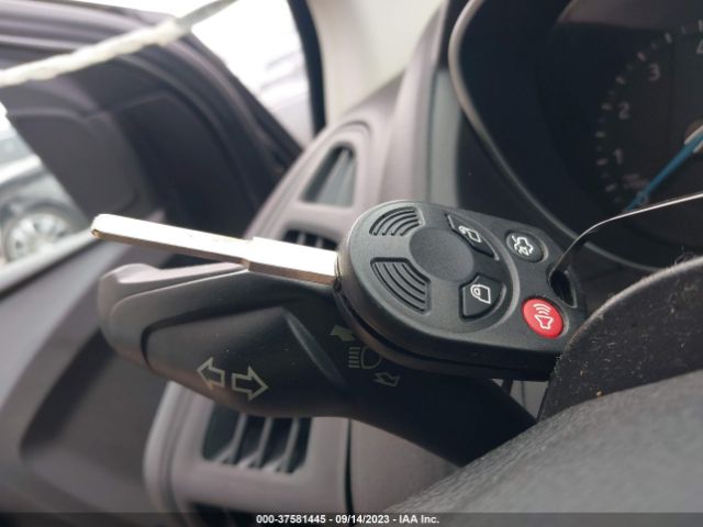 1FADP3F27HL291815 Ford FOCUS SE