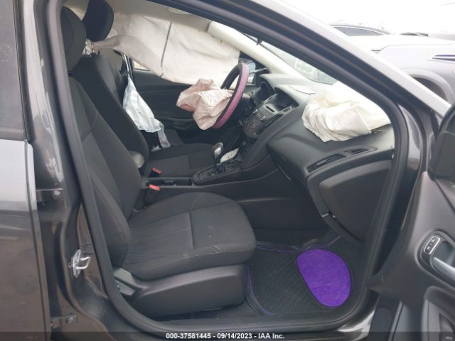 1FADP3F27HL291815 Ford FOCUS SE