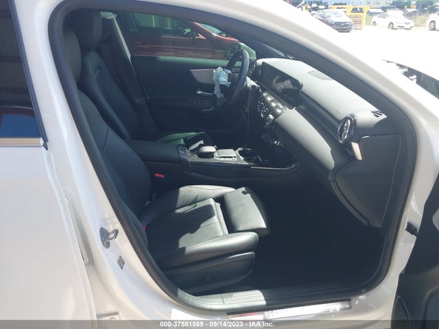 W1K3G4FBXMJ300420 Mercedes-Benz A-class A 220