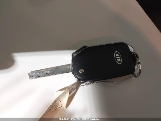 2019 KIA FORTE LXS VIN: 3KPF24AD9KE112108