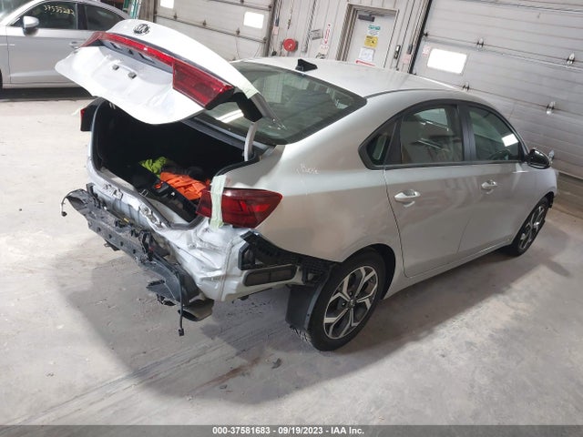 2019 KIA FORTE LXS VIN: 3KPF24AD9KE112108