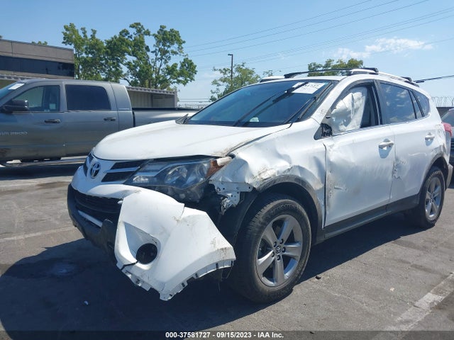 Toyota Rav4 Xle 2015 JTMRFREV4FD152038 Image 2