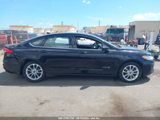 3FA6P0LU7KR185435 Ford Fusion Hybrid Se