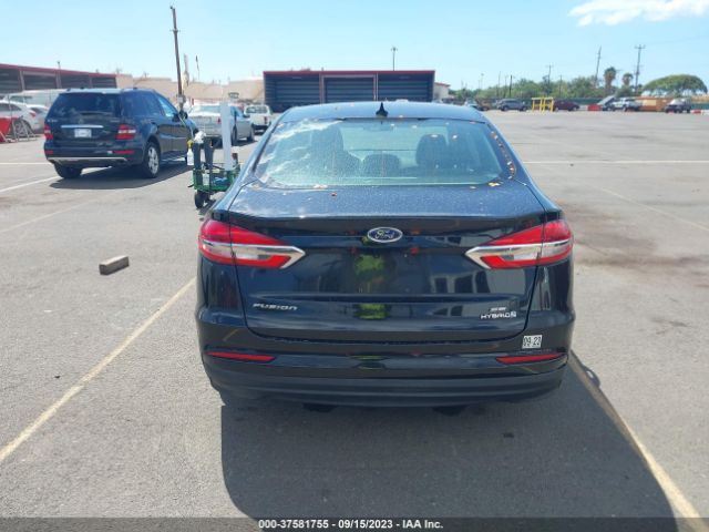 3FA6P0LU7KR185435 Ford Fusion Hybrid Se