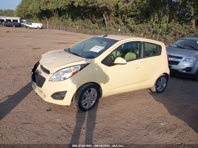 Chevrolet SPARK LS 2014 KL8CB6S96EC580794 Image 2