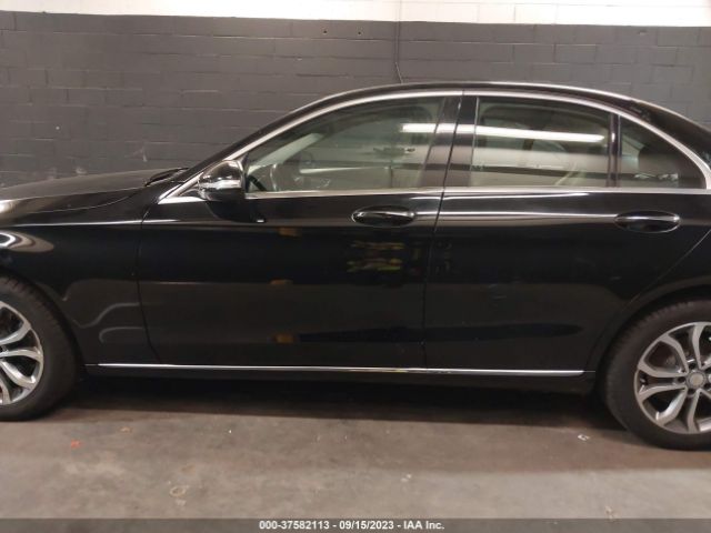 55SWF4KB3FU012537 Mercedes-Benz C 300 Sport 4matic/luxury 4matic/4matic