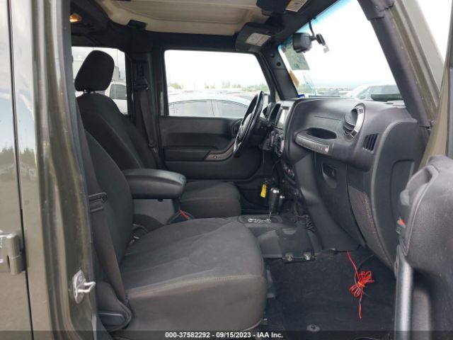 1C4HJWDG4GL108964 Jeep Wrangler Unlimited Sport