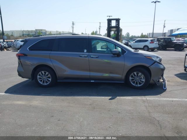 5TDJRKEC8NS089233 Toyota SIENNA XLE