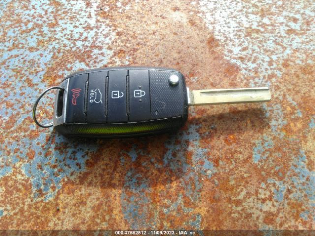 KNADM4A39E6388126 KIA RIO LX