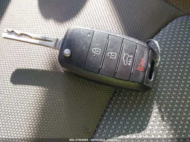 KNDPB3AC2G7810038 KIA Sportage Lx