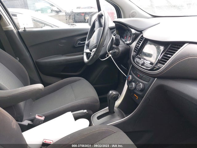 Chevrolet TRAX LS 2019 3GNCJKSB9KL306261 Image 5