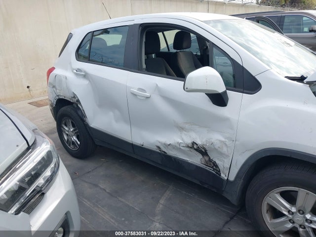 Chevrolet TRAX LS 2019 3GNCJKSB9KL306261 Image 6