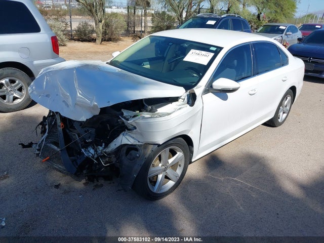 2012 VOLKSWAGEN PASSAT SE VIN: 1VWBP7A38CC097955