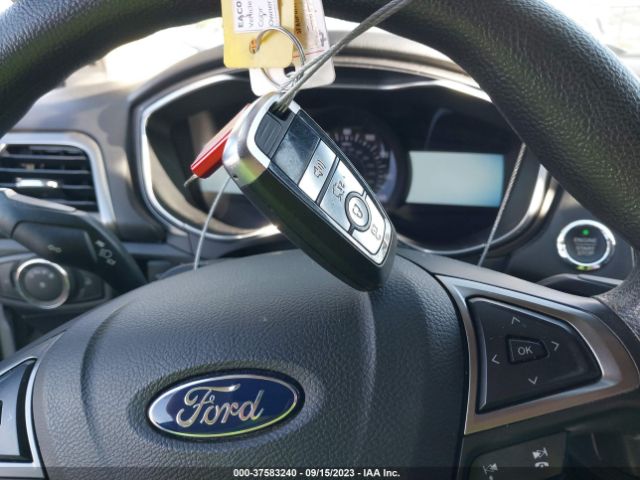 3FA6P0H73HR110517 Ford FUSION SE